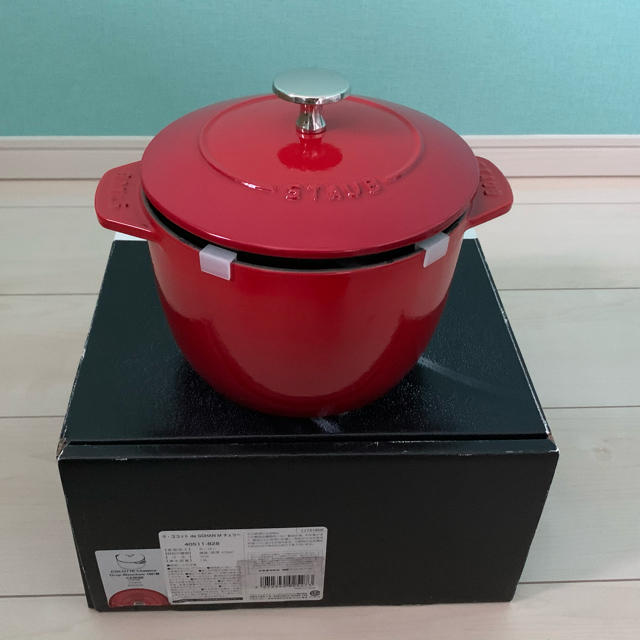 STAUB - ストウブ★ラ・ココット de ゴハン★Mサイズ★チェリー★新品★正規店購入品の通販 by すみれ's shop｜ストウブならラクマ