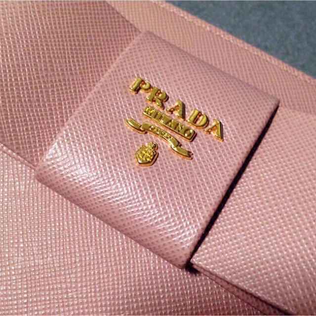 PRADA(プラダ)の新年は新しい財布で金運UP↑↑PRADA レディースのファッション小物(財布)の商品写真