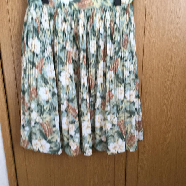 花柄のスカート レディースのスカート(ひざ丈スカート)の商品写真
