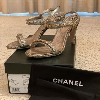 シャネル(CHANEL)のCHANEL シャネル　新品サンダル　37.5(サンダル)