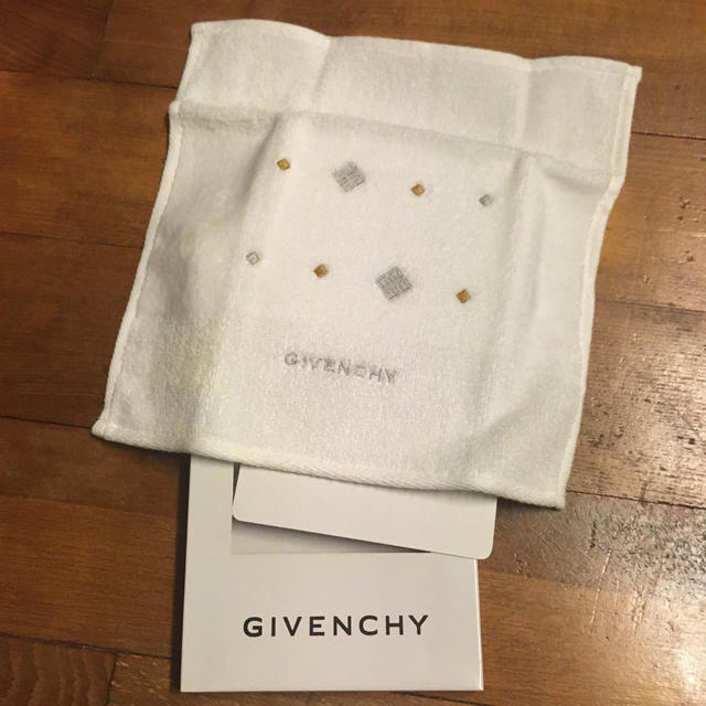 GIVENCHY(ジバンシィ)のハンドタオル インテリア/住まい/日用品の日用品/生活雑貨/旅行(タオル/バス用品)の商品写真