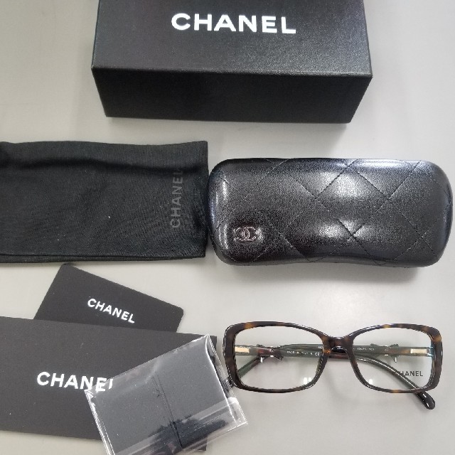 販売店舗CHANEL - ぽよ様専用CHANEL シャネル メガネケースの通販 by