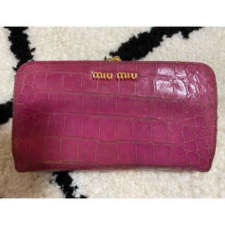 ミュウミュウ(miumiu)のmiumiu 財布 二つ折り財布(財布)