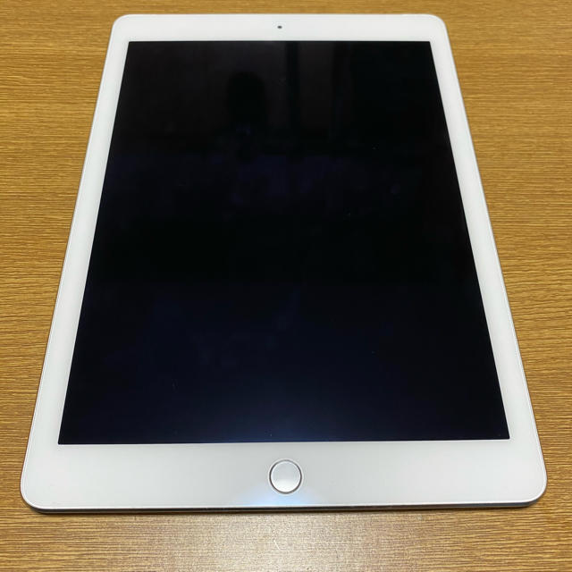 iPad(アイパッド)のiPad Air 2 Wi-Fi+Cellular 16GB MGH72J/A スマホ/家電/カメラのPC/タブレット(タブレット)の商品写真