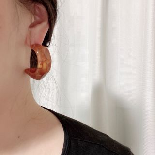 アーバンリサーチ(URBAN RESEARCH)のアクリルワイドフープピアス　マーブル　(ピアス)