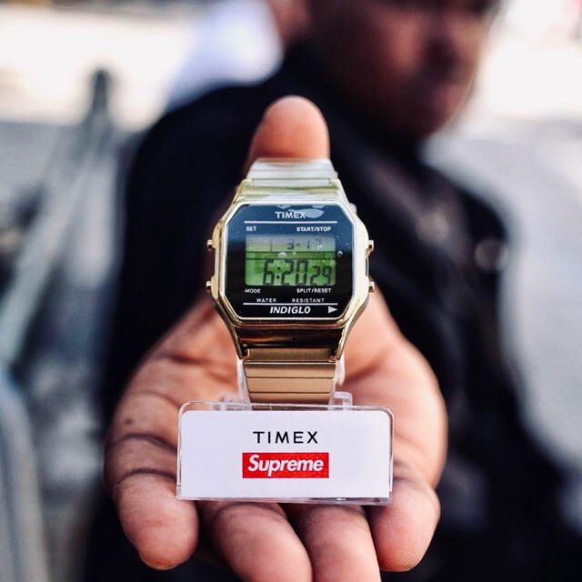 TIMEX(タイメックス)の送込!! Supreme×Timex DigitalWatch ゴールド メンズの時計(腕時計(デジタル))の商品写真