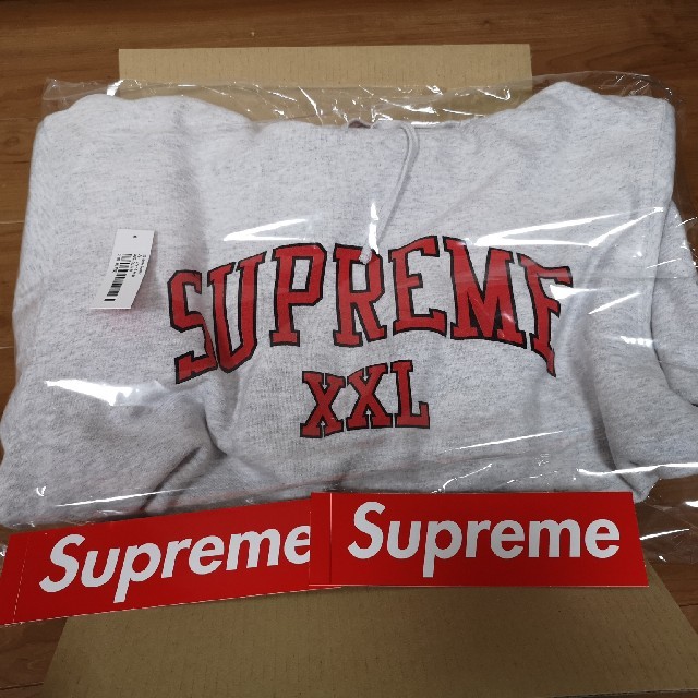 supremeパーカー