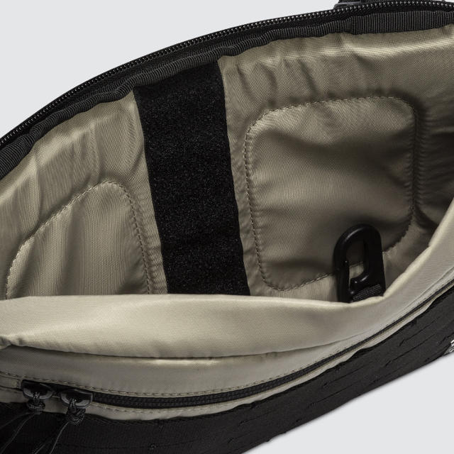 OFF-WHITE(オフホワイト)の1017 ALYX 9SM クラシック チェスト リグ ボディバッグ メンズのバッグ(ボディーバッグ)の商品写真
