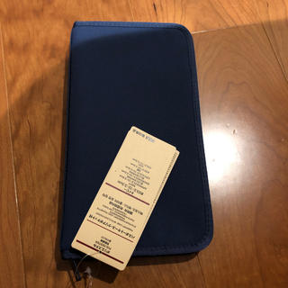 ムジルシリョウヒン(MUJI (無印良品))の無印良品　パスポートケース・クリアポケット付　ネイビー(旅行用品)