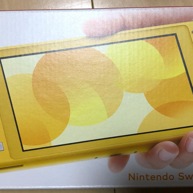 新品　ニンテンドースイッチライト　イエロー