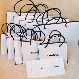 シャネル(CHANEL)の★☆★CHANELシャネル★コスメ用ショッパー★紙袋10枚+取扱説明書5枚★☆★(ショップ袋)