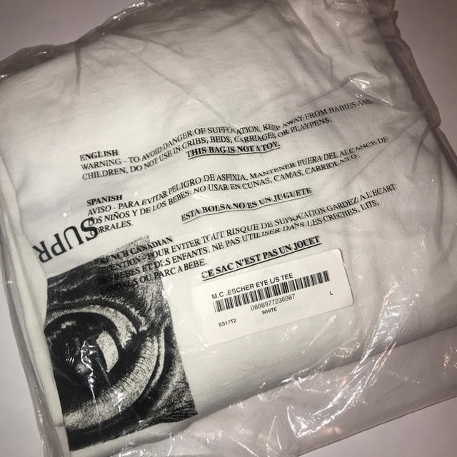 Supreme(シュプリーム)のSupreme M.C. Escher Eye L/S Tee White  メンズのトップス(Tシャツ/カットソー(七分/長袖))の商品写真