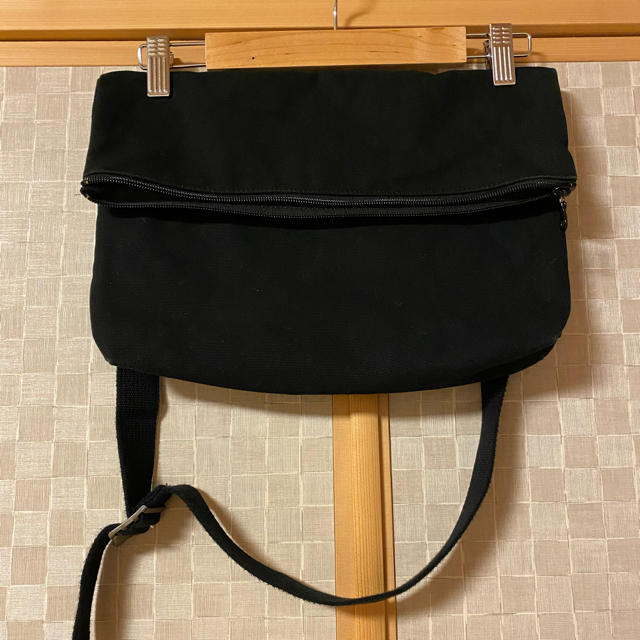 YAECA(ヤエカ)のリビングコンセプト　ショルダーバッグ　値下げ不可 メンズのバッグ(ショルダーバッグ)の商品写真