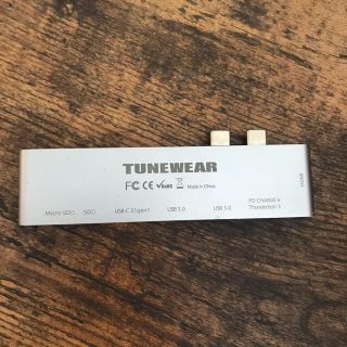 TUNEWEAR マルチUSB-Cハブ  MacBook Pro 用(PC周辺機器)