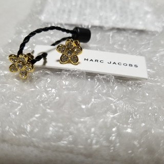 マークジェイコブス(MARC JACOBS)の【ほぼ新品未使用】マークジェイコブス 可愛い!!花柄ピアス(ピアス)