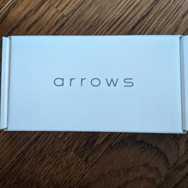 スマホ/家電/カメラ新品未開封　arrows M05