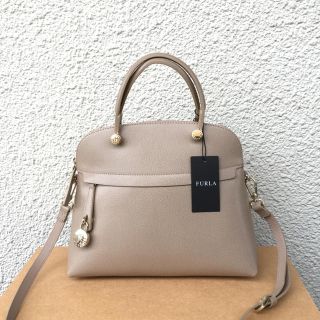 フルラ(Furla)のフルラ売り切り超特価！！パイパーMサイズ(ハンドバッグ)