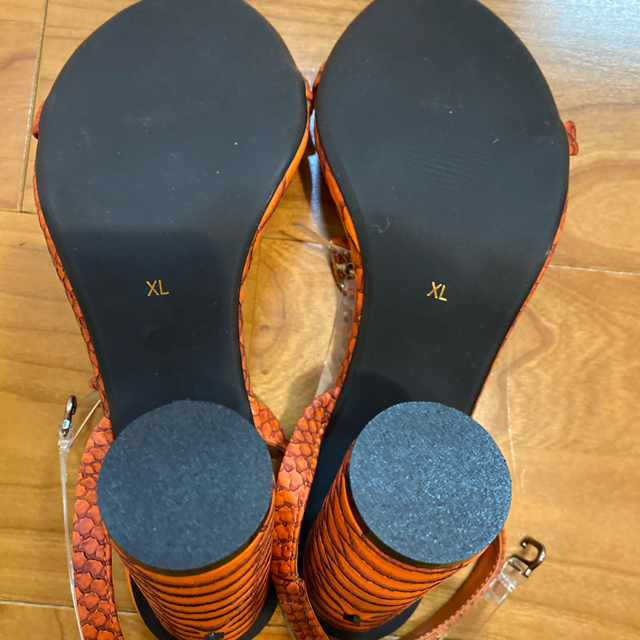 yellaw(イエロー)のあり様専用yelloサンダル　ミュール　オレンジドラゴン レディースの靴/シューズ(サンダル)の商品写真