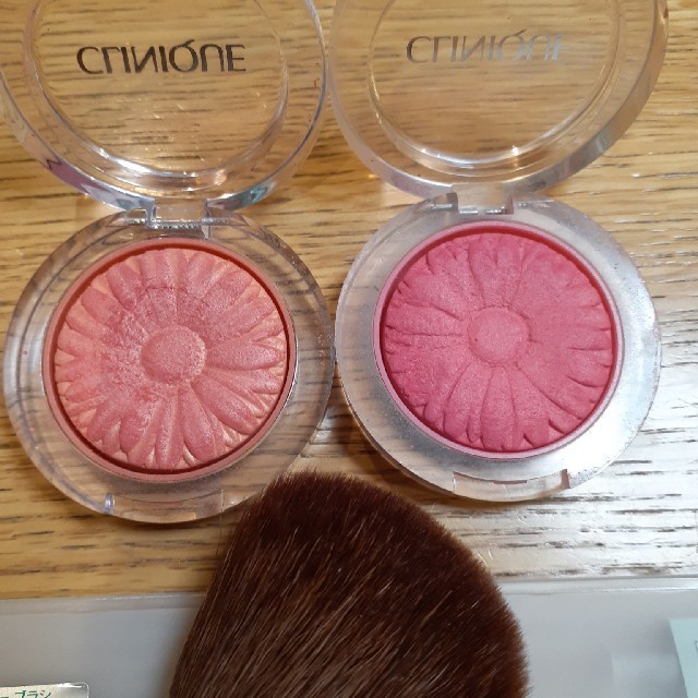 CLINIQUE(クリニーク)のクリニーク、チークポップ02、03、パウダーブラシ コスメ/美容のベースメイク/化粧品(チーク)の商品写真