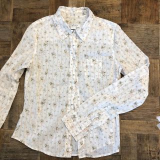 アバクロンビーアンドフィッチ(Abercrombie&Fitch)のアバクロ　花柄シャツ(シャツ/ブラウス(長袖/七分))