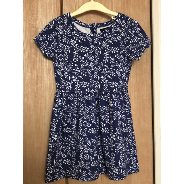 GAP Kids(ギャップキッズ)の花柄ワンピース キッズ/ベビー/マタニティのキッズ服女の子用(90cm~)(ワンピース)の商品写真