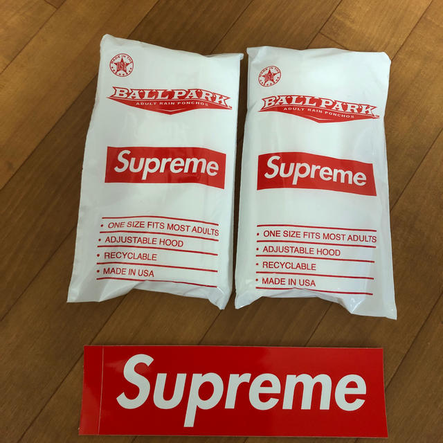 Supreme(シュプリーム)のsupreme ポンチョ ノベルティー 20ss シュプリーム  新品 メンズのジャケット/アウター(ポンチョ)の商品写真