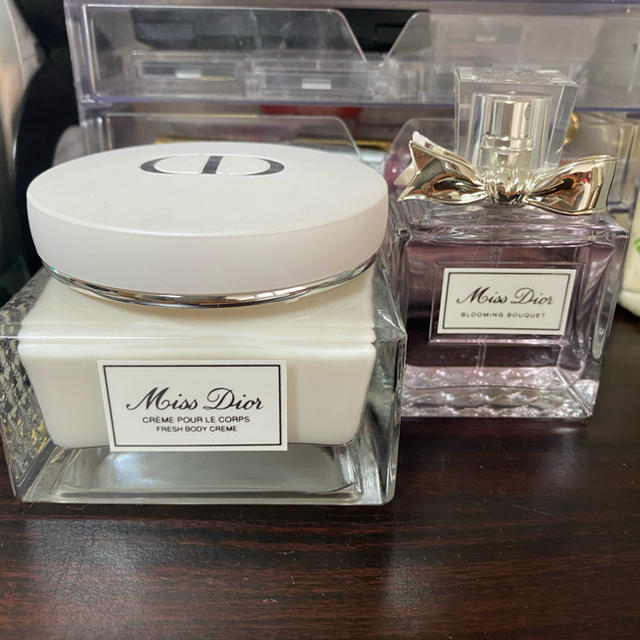 セール特価 Dior Diorブルーミングブーケボディクリーム＆香水50ml - 香水(女性用)