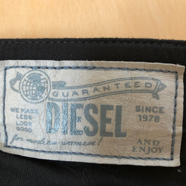 DIESEL(ディーゼル)のDIESEL 黒スキニー レディースのパンツ(スキニーパンツ)の商品写真