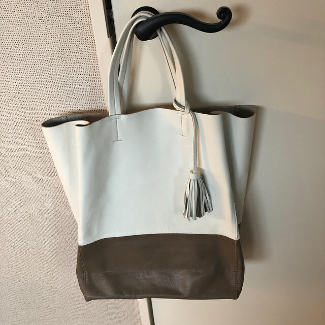 celine - お値下げ！早い者勝ち セリーヌタイプ ホリゾンタル カバ バイカラー 美品の通販 by かおるん's shop｜セリーヌならラクマ