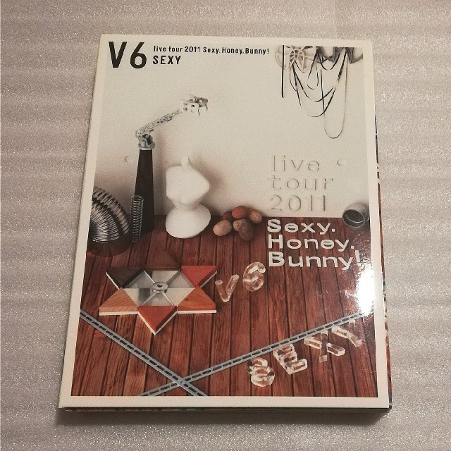 V6(ブイシックス)のV6 livetour2011 Sexy．Honey．Bunny！Sexy盤 エンタメ/ホビーのDVD/ブルーレイ(ミュージック)の商品写真