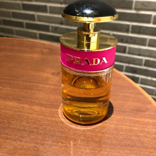 プラダ(PRADA)の【最終値下げ】プラダ　キャンディー　オーデパルファム(香水(女性用))