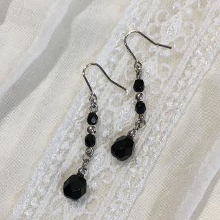 ピアス　ブラック(ピアス)