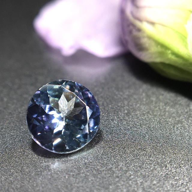 【専用出品】繊細に溶け合う蒼翠色 0.5ct UP 天然 非加熱 タンザナイトの通販 by Gemstones｜ラクマ