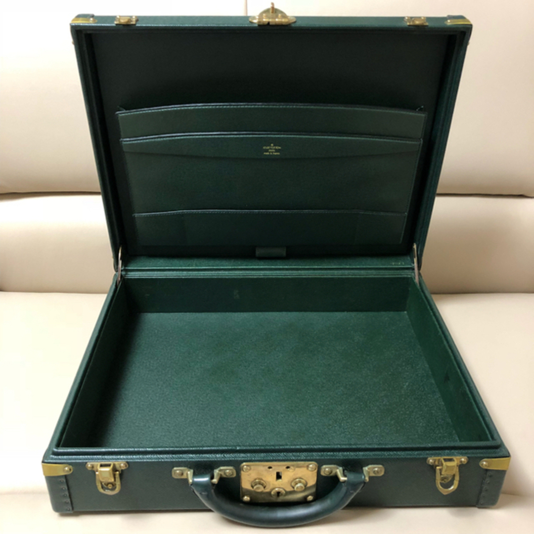 LOUIS VUITTON - 【内部のねちゃつき無いです!】LV タイガ LOUIS VUITTON - 【内部のねちゃつき無いです!】LV タイガ