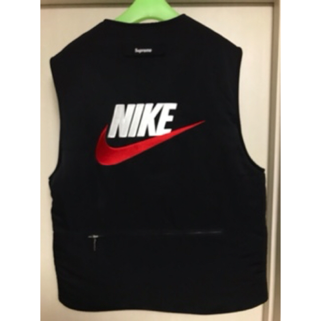 Supreme(シュプリーム)のsupreme Nike Reversible Nylon Vest メンズのトップス(ベスト)の商品写真