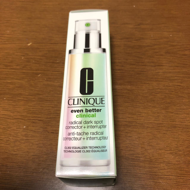 CLINIQUE(クリニーク)のクリーニークイーブンベターラディカルブライトセラム コスメ/美容のスキンケア/基礎化粧品(美容液)の商品写真