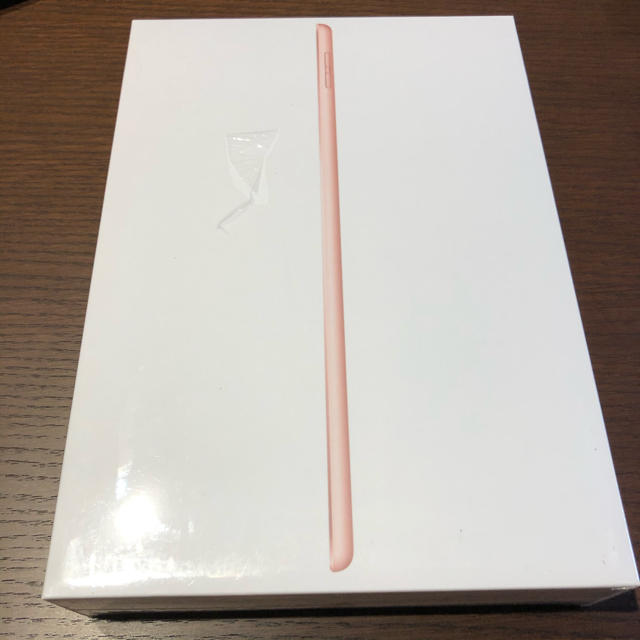 Apple(アップル)の【新品】iPad 10.2インチ 第7世代 Wi-Fi 128GB ゴールド スマホ/家電/カメラのPC/タブレット(タブレット)の商品写真