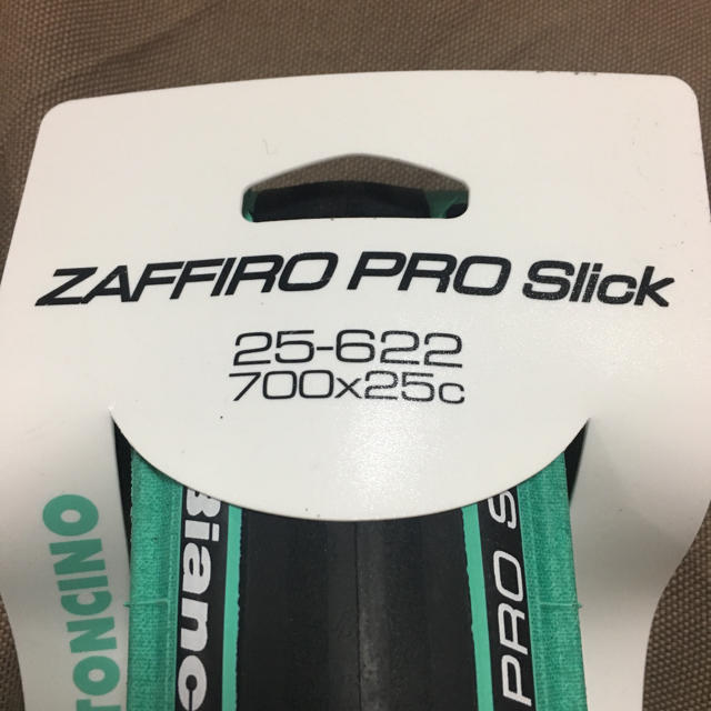 Bianchi(ビアンキ)のbianchi ZAFFIRO PRO Slick タイヤ 2本 チェレステ スポーツ/アウトドアの自転車(パーツ)の商品写真