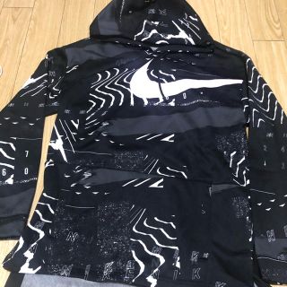 ナイキ(NIKE)のナイキ　パーカー(パーカー)