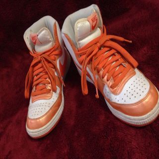 ナイキ(NIKE)の値下げ！！NIKEハイカット オレンジ(スニーカー)