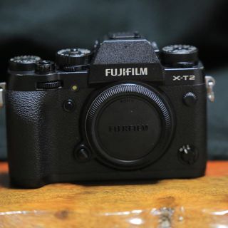 フジフイルム(富士フイルム)のXT-2 FUJIFILM  バッテリーグリップ付　富士フィルム　カメラ(ミラーレス一眼)