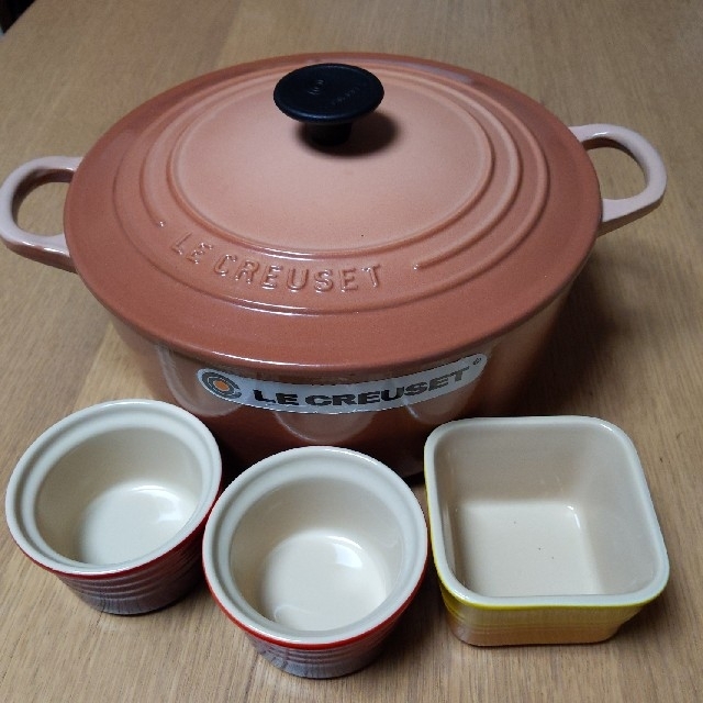 LE CREUSET(ルクルーゼ)のル・クルーゼ(Le Creuset)  鍋 22cm インテリア/住まい/日用品のキッチン/食器(鍋/フライパン)の商品写真