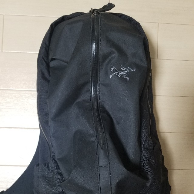 ARC'TERYX(アークテリクス)のアークテリクス　アロー22　 ステルスブラック メンズのバッグ(バッグパック/リュック)の商品写真