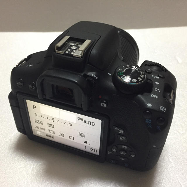 【美品】EOS kiss x8i レンズキット 3500ショット SD32MB付