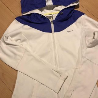 ナイキ(NIKE)のナイキ パーカー(パーカー)