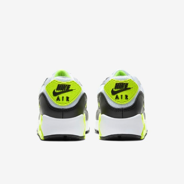 NIKE(ナイキ)のNIKE ナイキ エアマックス90 WHITE / VOLT 23cm レディースの靴/シューズ(スニーカー)の商品写真