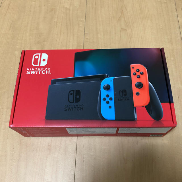 Nintendo Switch(ニンテンドースイッチ)の新型Nintendo Switch ネオンレッド/ネオンブルー 未使用未開封 エンタメ/ホビーのゲームソフト/ゲーム機本体(家庭用ゲーム機本体)の商品写真