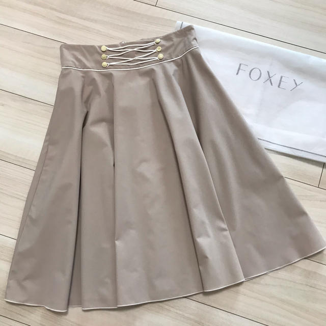 FOXEY(フォクシー)のご専用　FOXEY NEW YORK ループスカート　38 レディースのスカート(ひざ丈スカート)の商品写真