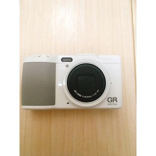 リコー(RICOH)のリコー　RICOH  DIGITAL Ⅳ  ホワイトエディション　デジタルカメラ(コンパクトデジタルカメラ)