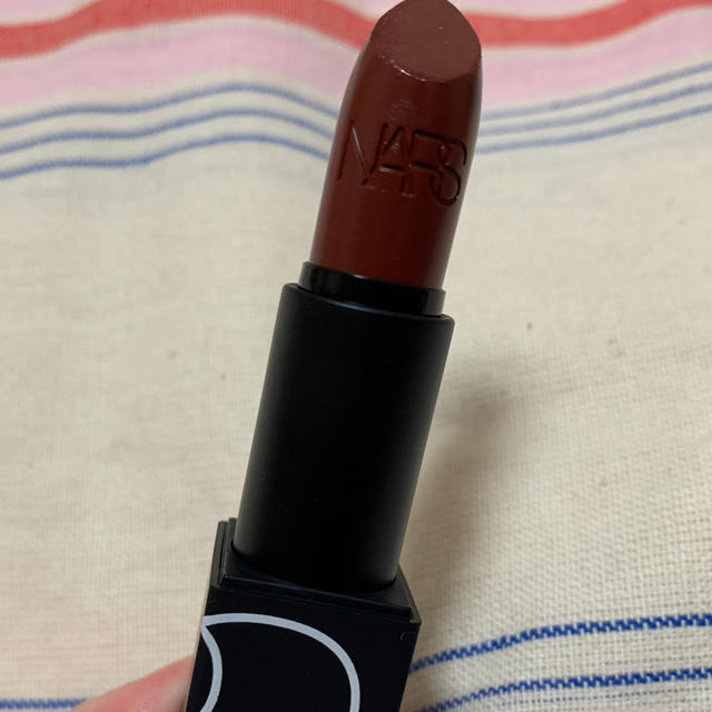 NARS(ナーズ)のNARS 2951 コスメ/美容のベースメイク/化粧品(口紅)の商品写真